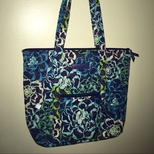 NWOT Vera Bradley Katalina Blues Villager Tote